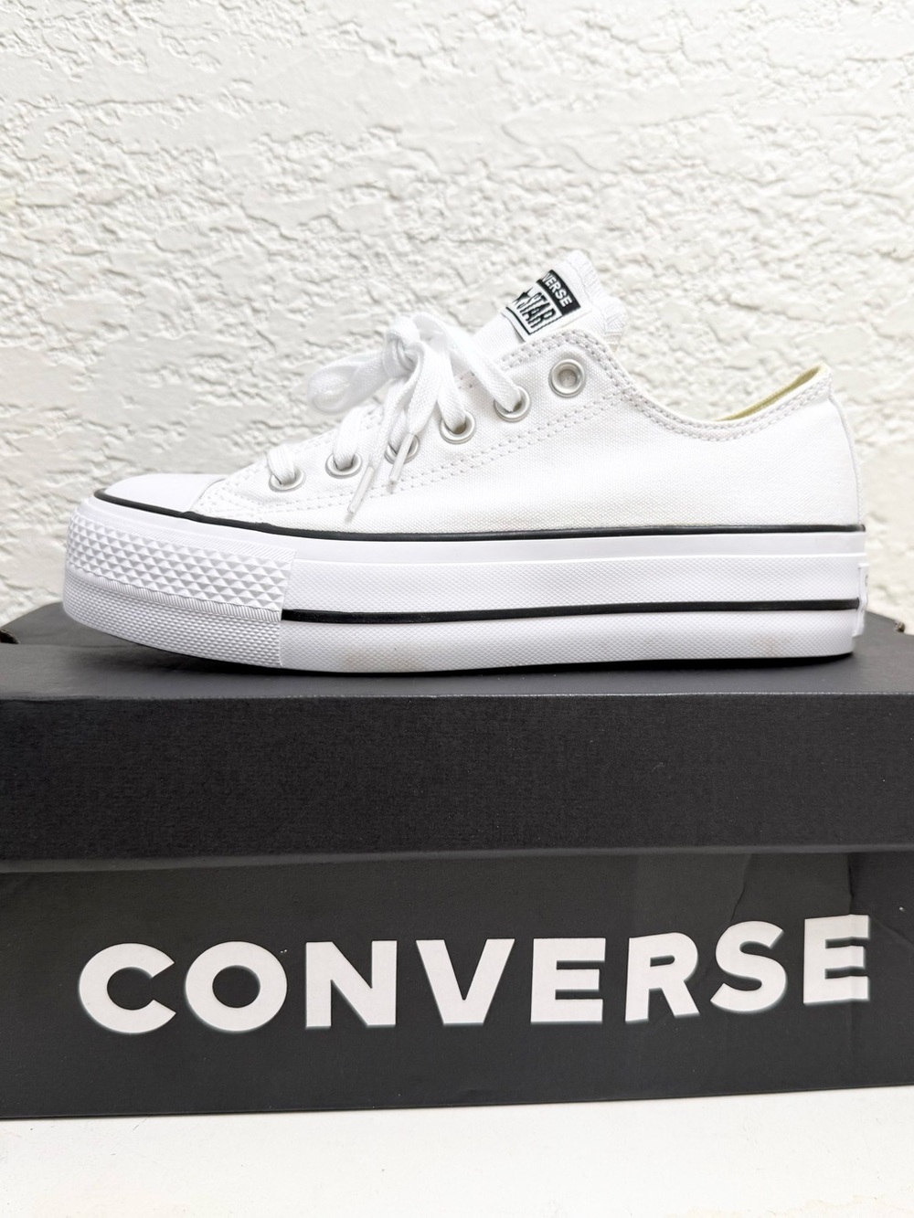 Converse Chuck Taylor White Low-Top Platform Sneakers - Picture 4 of 6